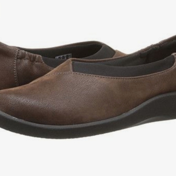 NWOB Clarks Brown Comfy CLOUDSTEPPERS Slip On Shoes - Picture 2 of 10